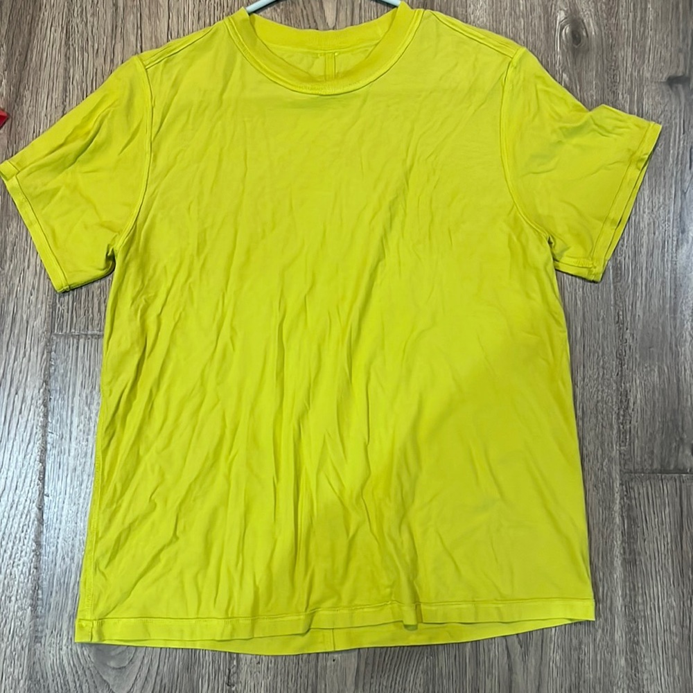 Lululemon all your tee Yellow Serpentine size 4
